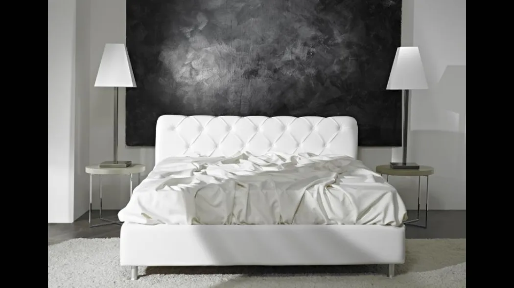 Letto classico con testiera capitonné e contenitore Nuvola di Hoppla