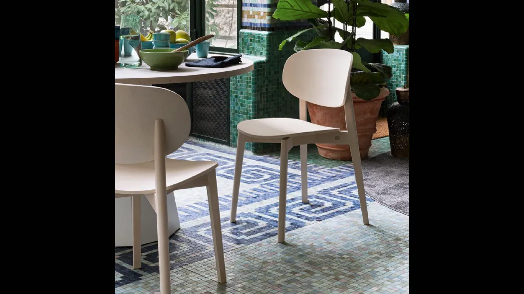 Sedia in legno dal design classico Eide di Connubia