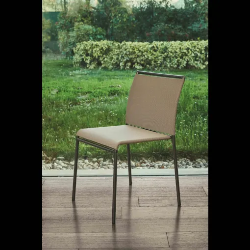 Sedia da esterno Lola Outdoor in texplast con struttura in acciaio di Ingenia